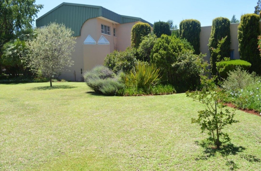 5 Bedroom Property for Sale in Wilkoppies North West